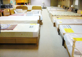 家具のコモリヤ店内２