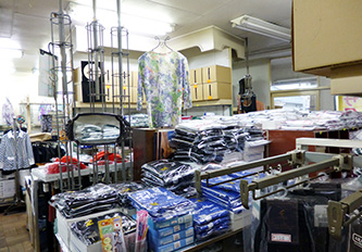 オガワ洋品店内