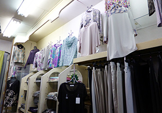 オガワ洋品店内